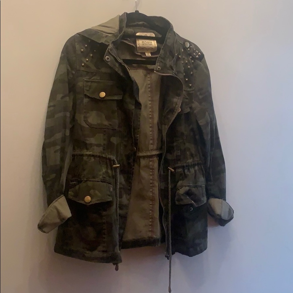 Lightweight camo print jacket